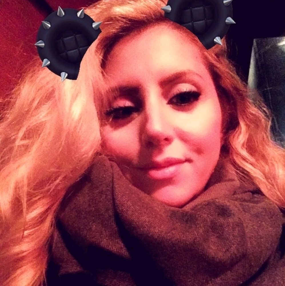 Meet your Posher, Daniela